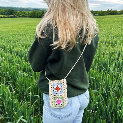 Kleine Häkeltasche - Handytasche - Sonnenbrillentasche zum Umhängen