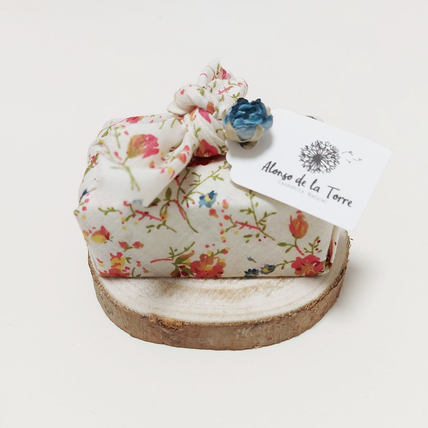 Rosenseife in Furoshiki-Tuch