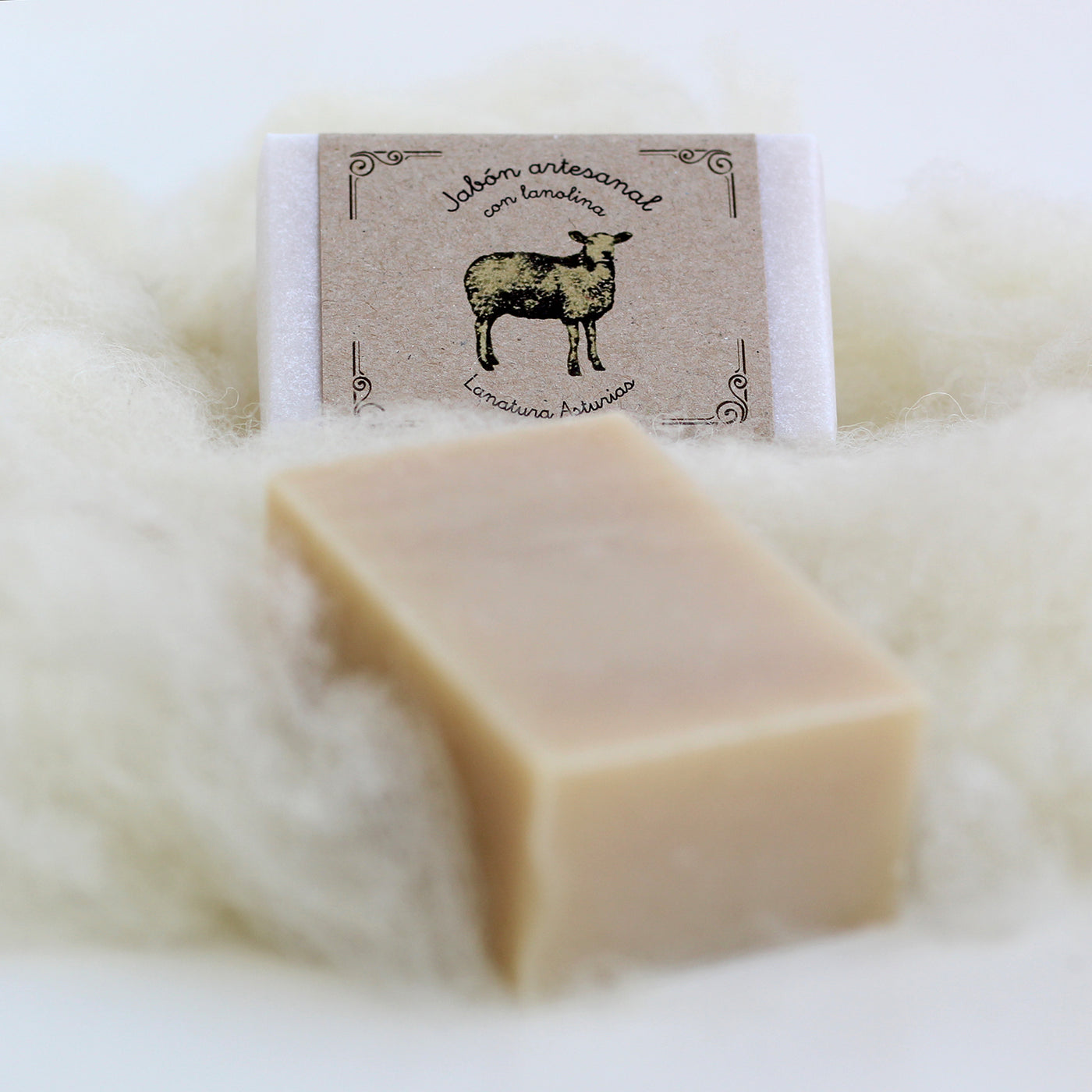 Handgefertigte Seife mit Lanolin