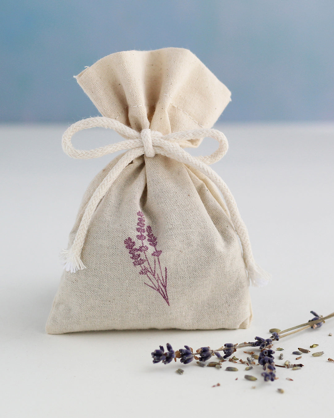 Lavendelsäckchen aus Bio-Baumwolle gefüllt mit Bio-Lavendelblüten aus lokalem Anbau in Spanien